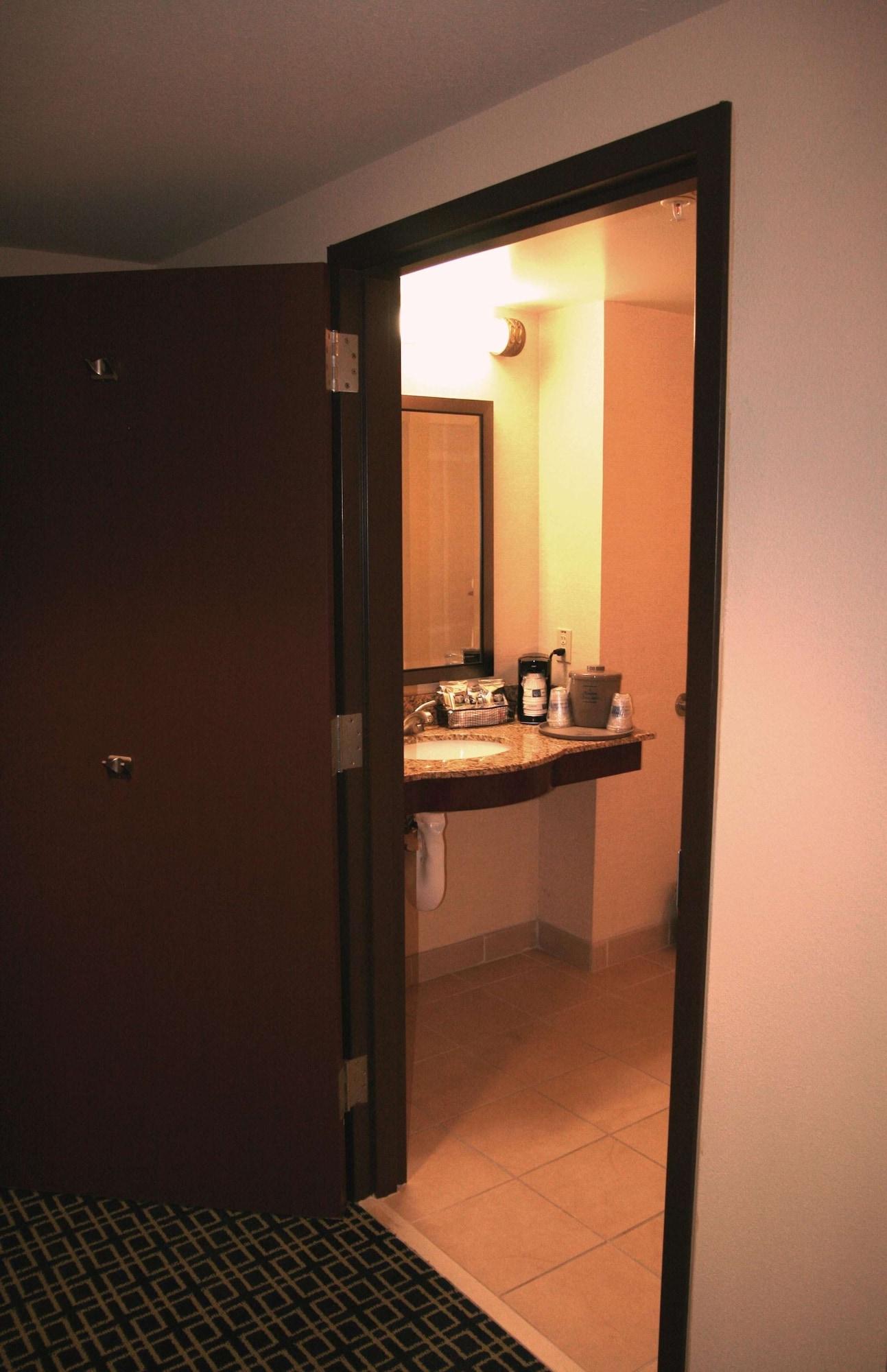 Hampton Inn & Suites Ланкастер Экстерьер фото