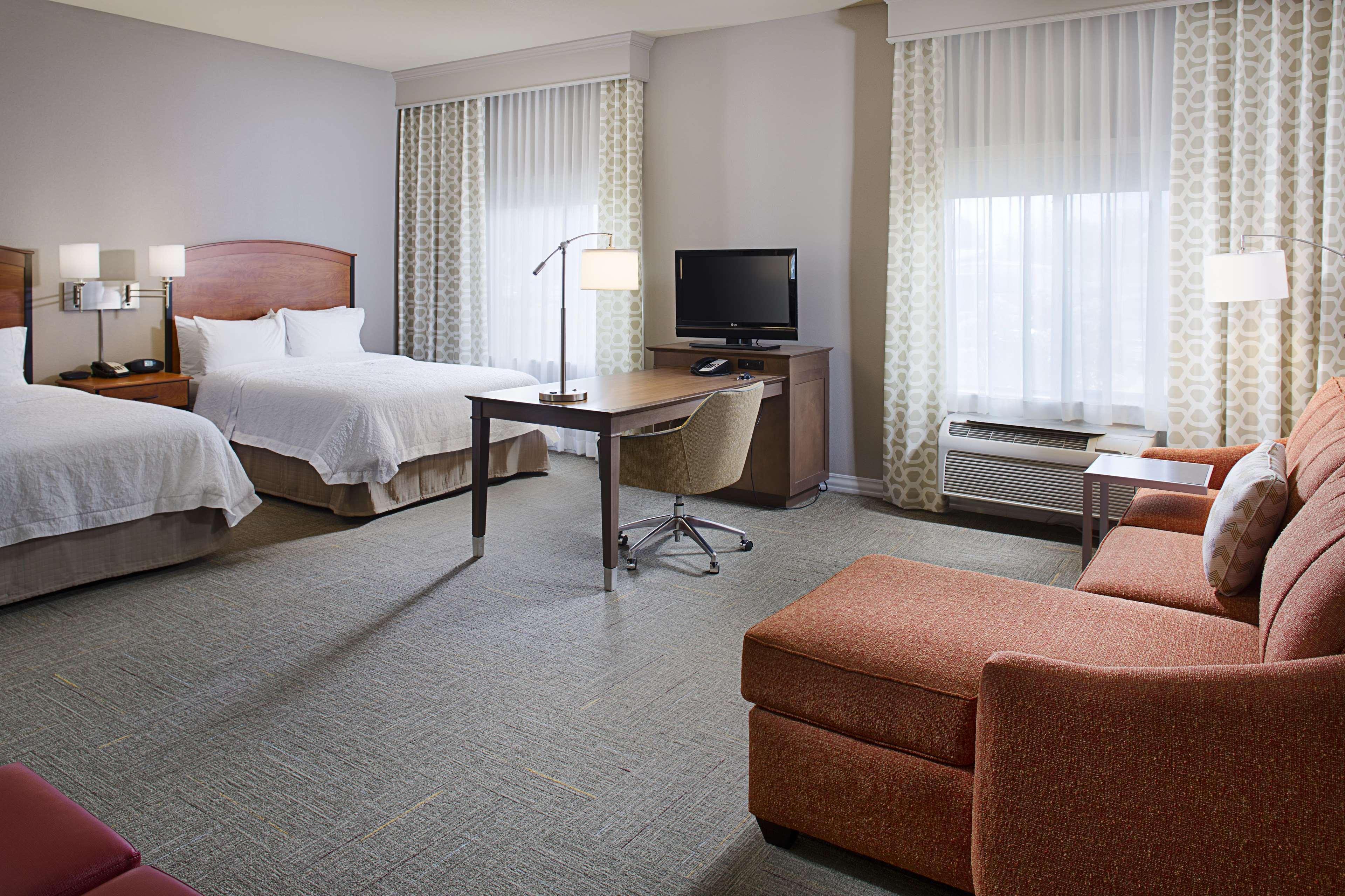 Hampton Inn & Suites Ланкастер Экстерьер фото