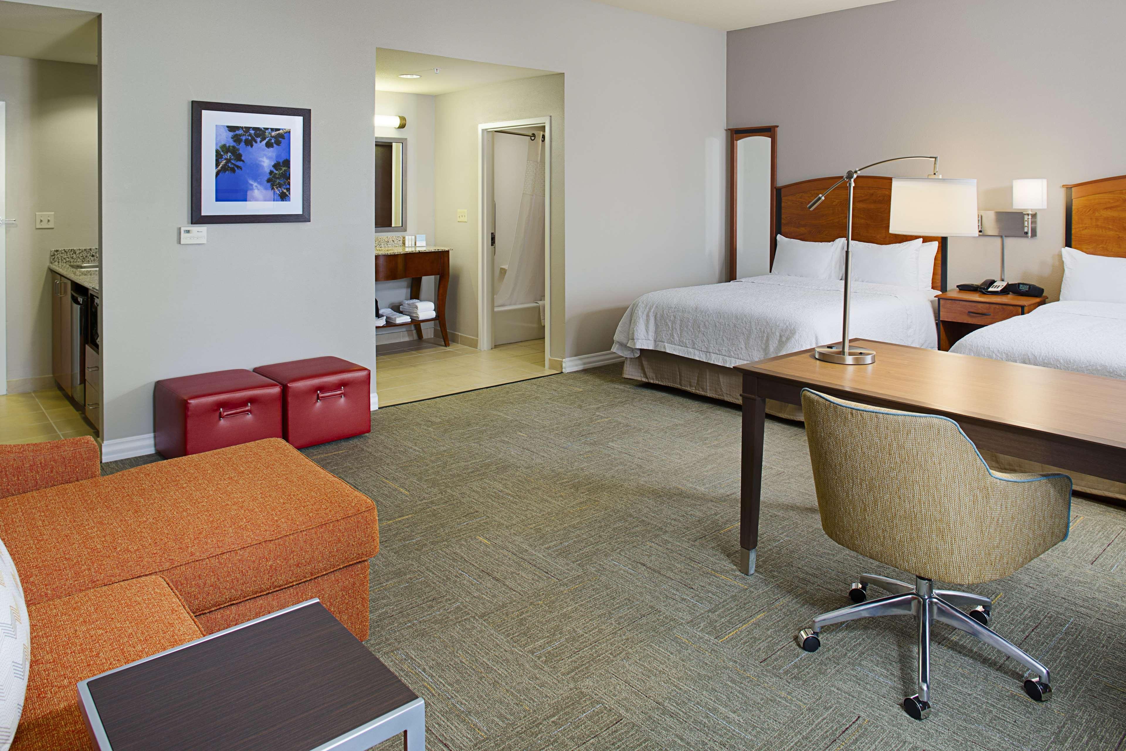 Hampton Inn & Suites Ланкастер Экстерьер фото