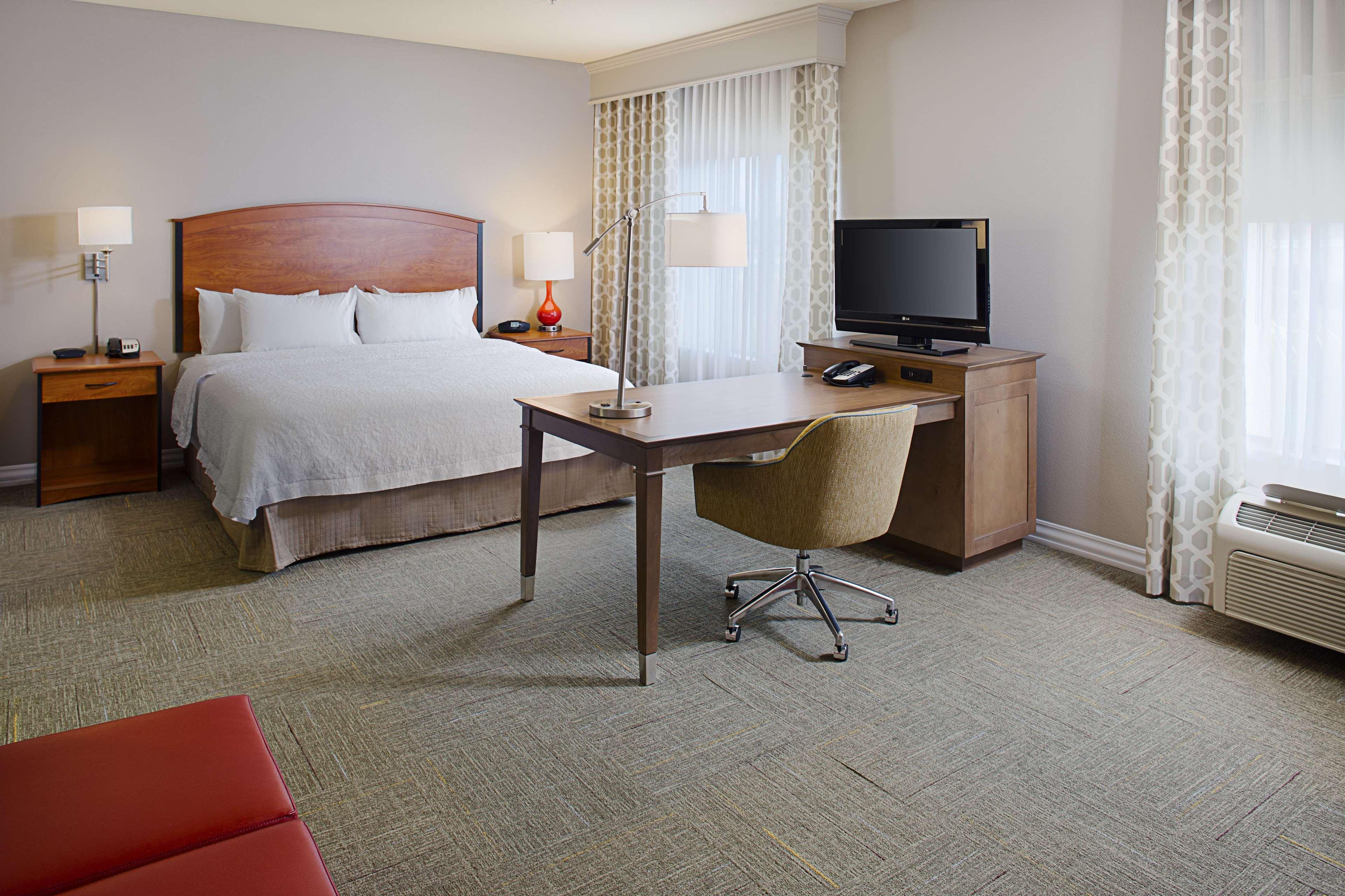 Hampton Inn & Suites Ланкастер Экстерьер фото