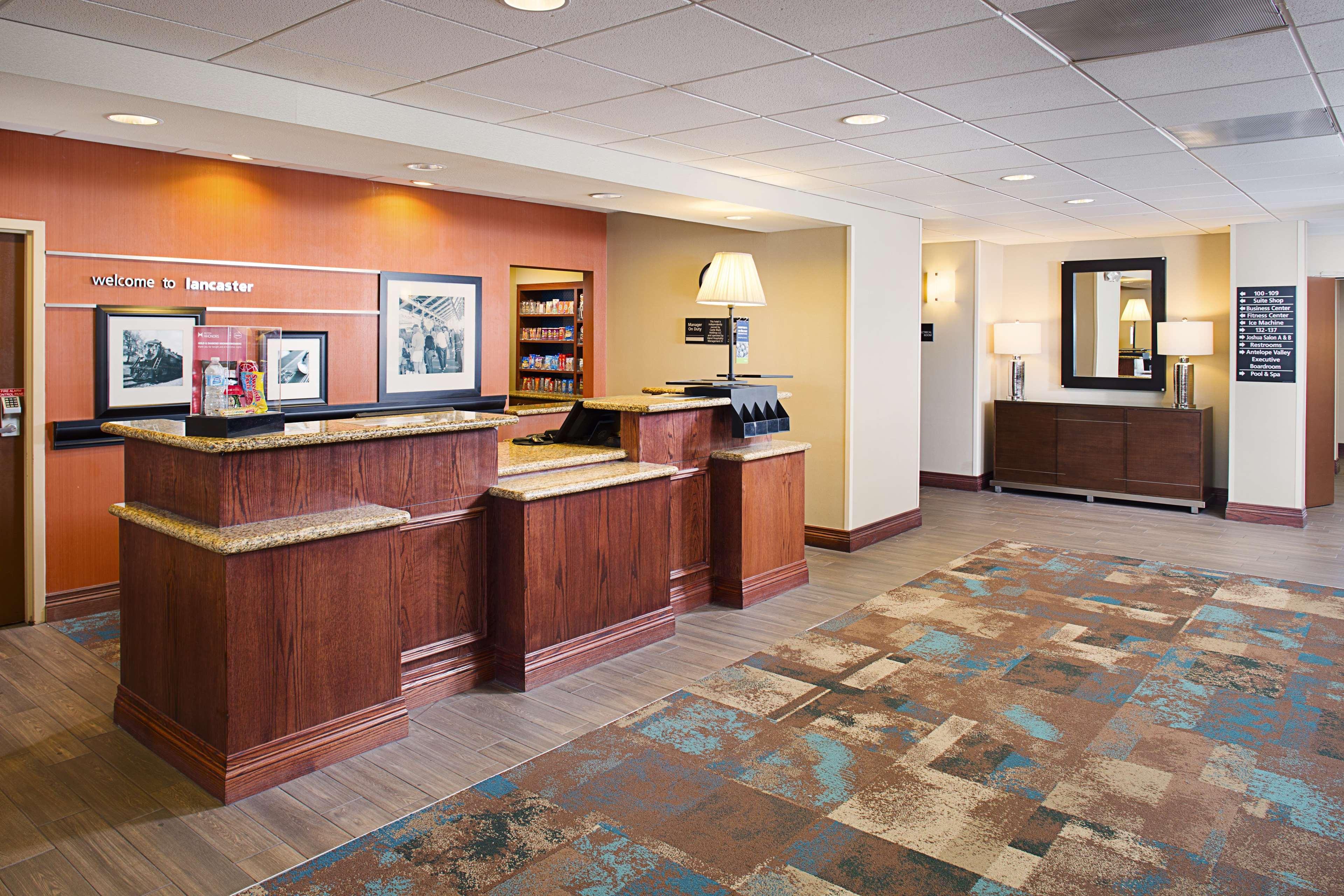 Hampton Inn & Suites Ланкастер Экстерьер фото