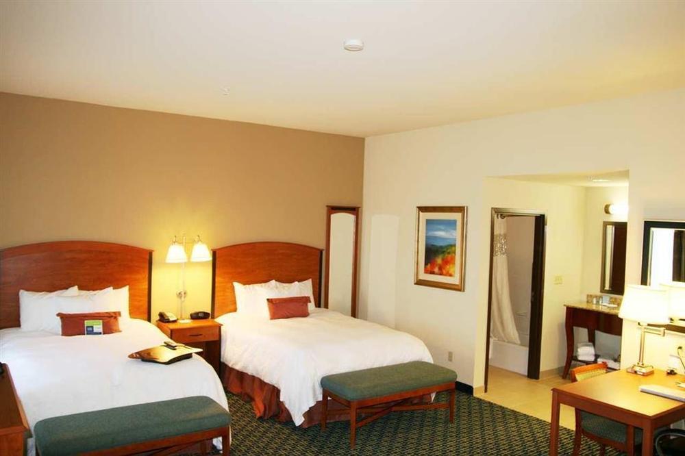 Hampton Inn & Suites Ланкастер Номер фото