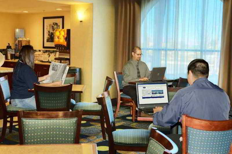 Hampton Inn & Suites Ланкастер Интерьер фото