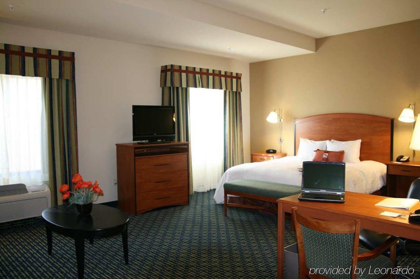Hampton Inn & Suites Ланкастер Экстерьер фото